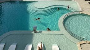 South Beach Apartment at Valencia Gardens